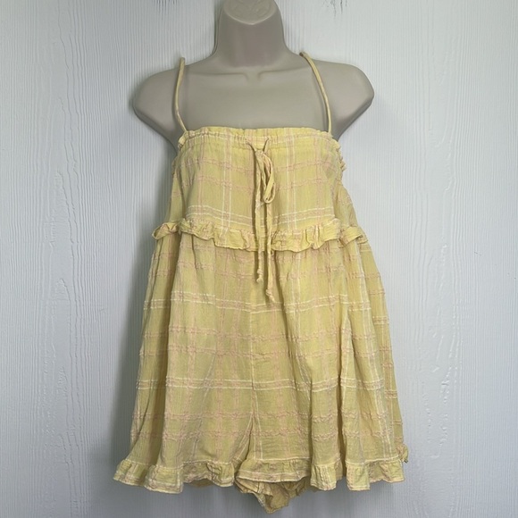 Urban Outfitters - Ruffle Me Yellow Gingham Spaghetti Strap Short Romper SZ XS - Picture 2 of 11